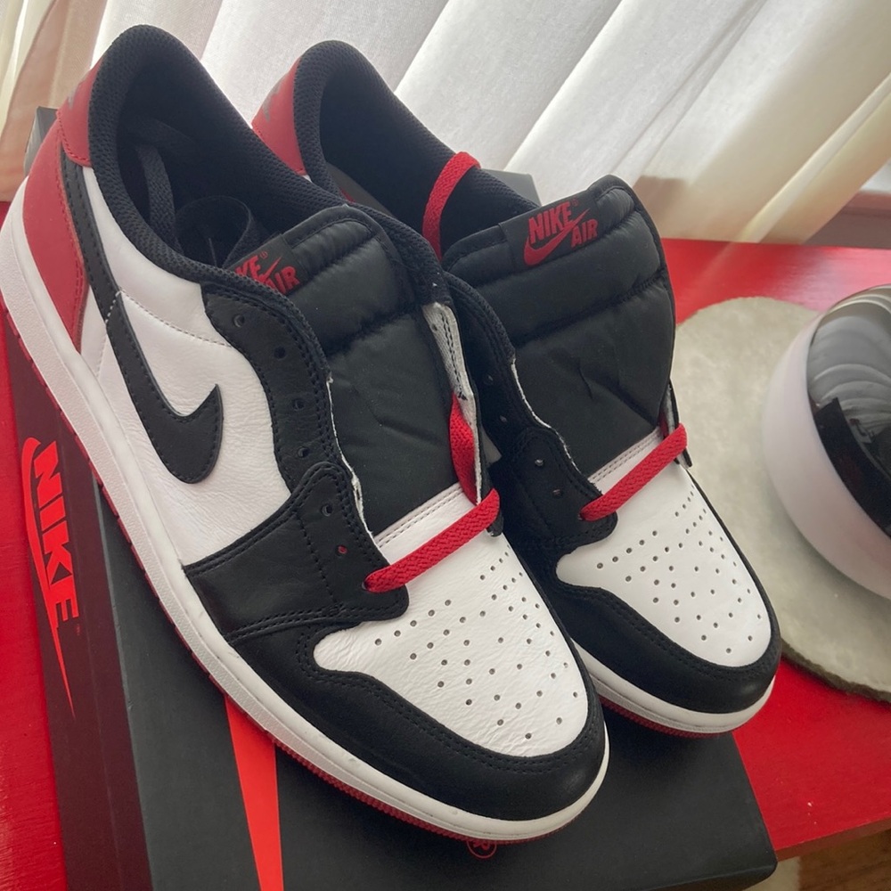 Nike Air Jordan 1 Retro Low OG Black Toe Varsity Red White Size 10.5